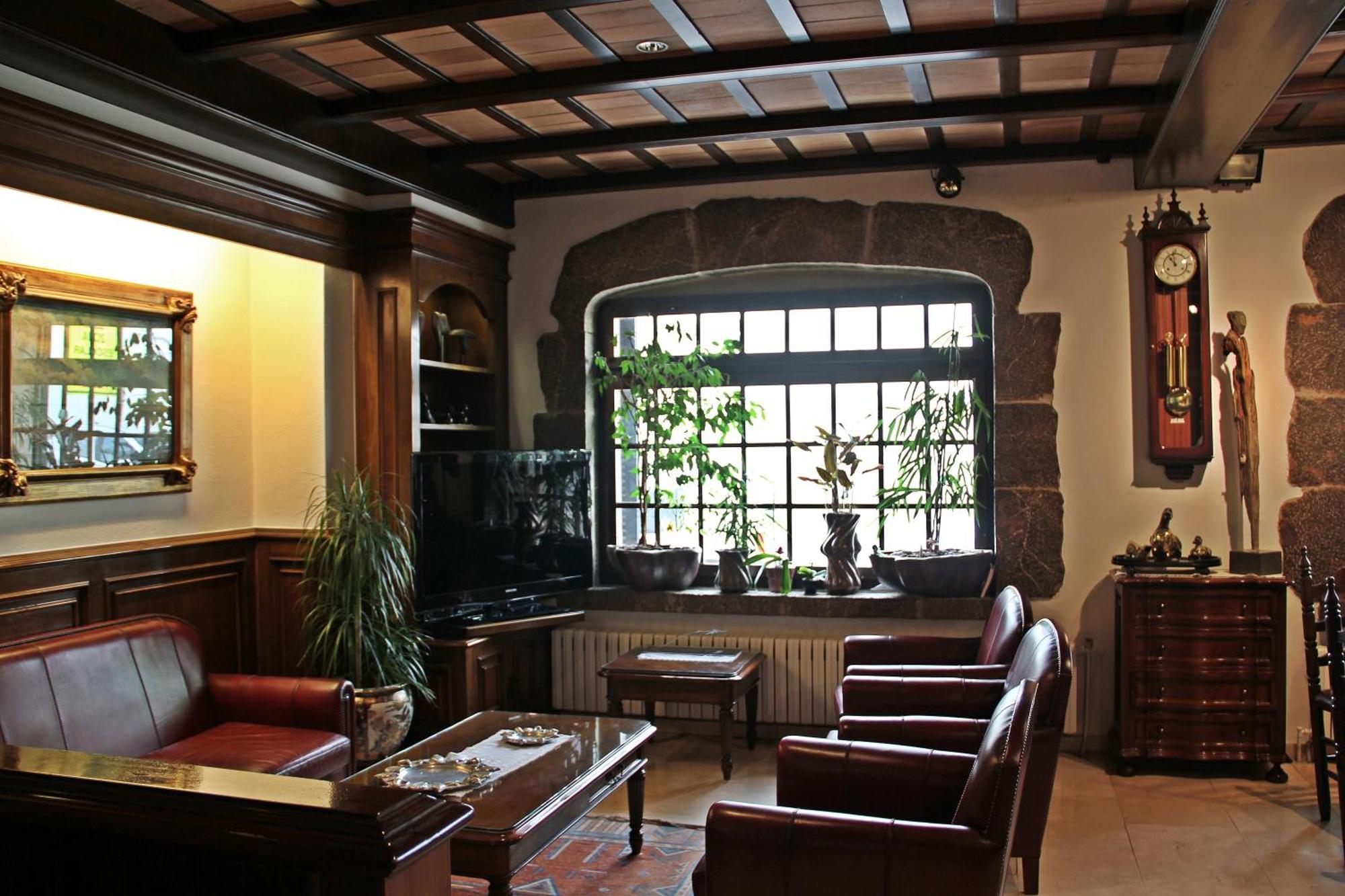 Hostal Miryam L' Escala Luaran gambar