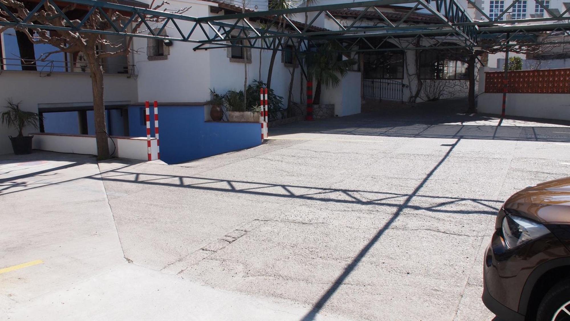 Hostal Miryam L' Escala Luaran gambar