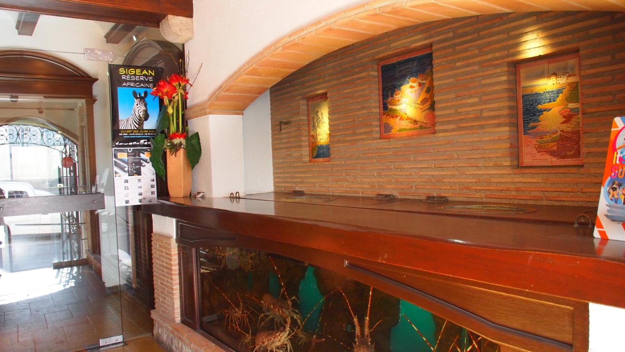 Hostal Miryam L' Escala Luaran gambar