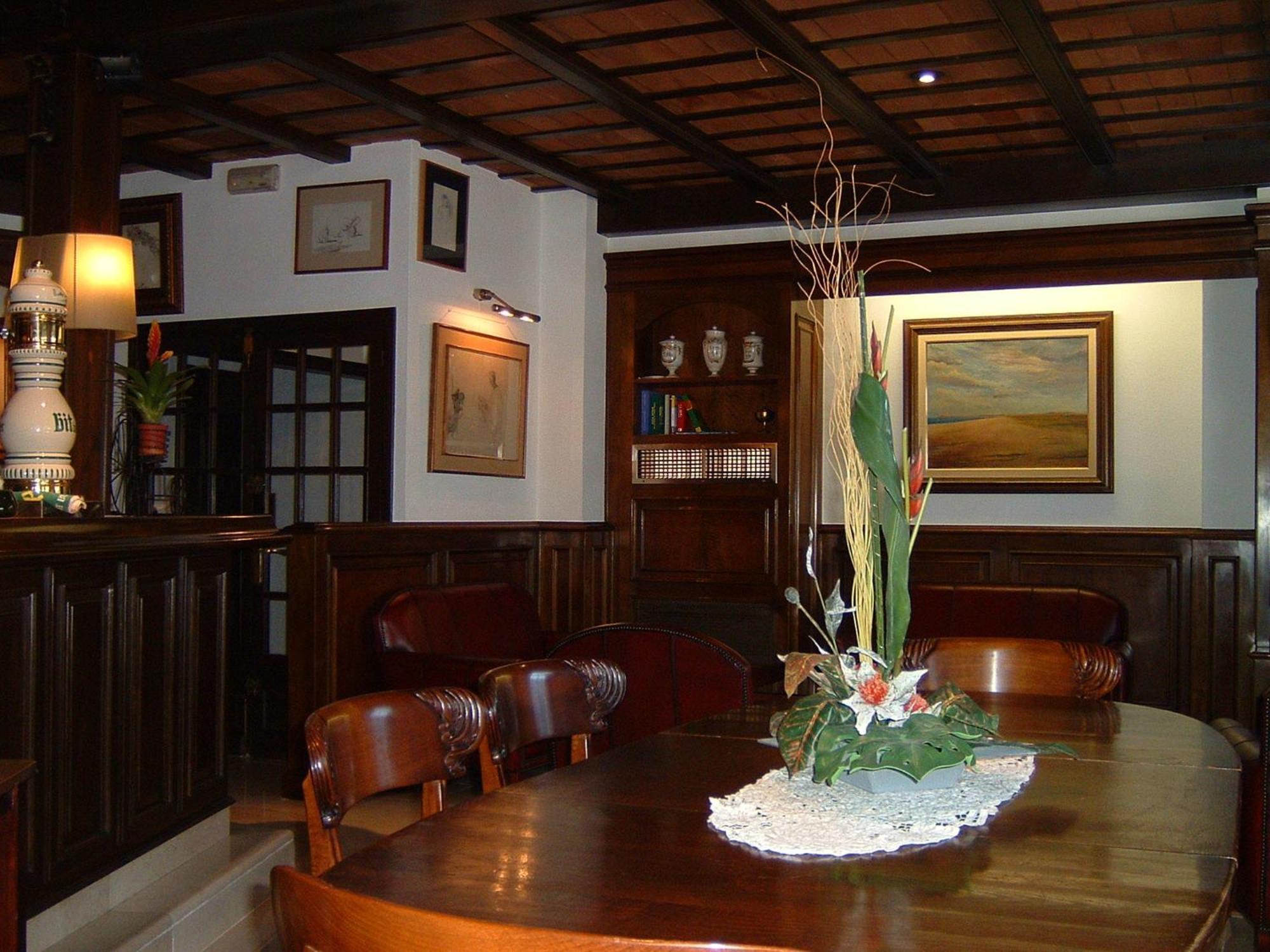 Hostal Miryam L' Escala Luaran gambar