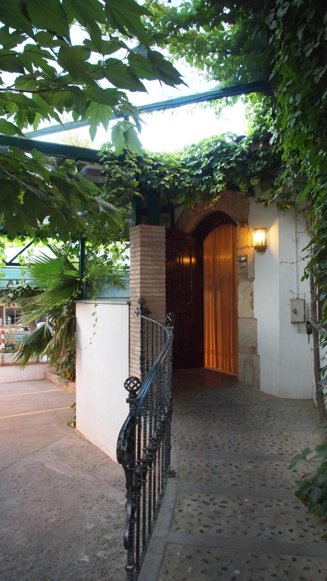 Hostal Miryam L' Escala Luaran gambar