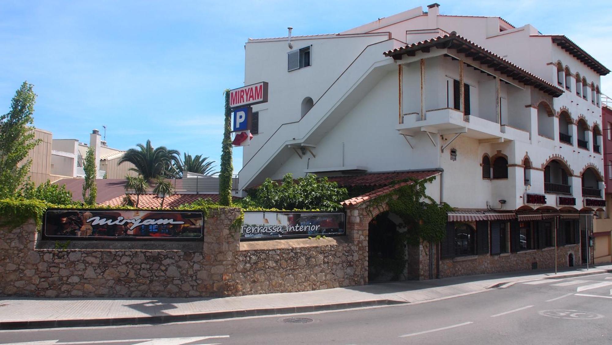Hostal Miryam L' Escala Luaran gambar
