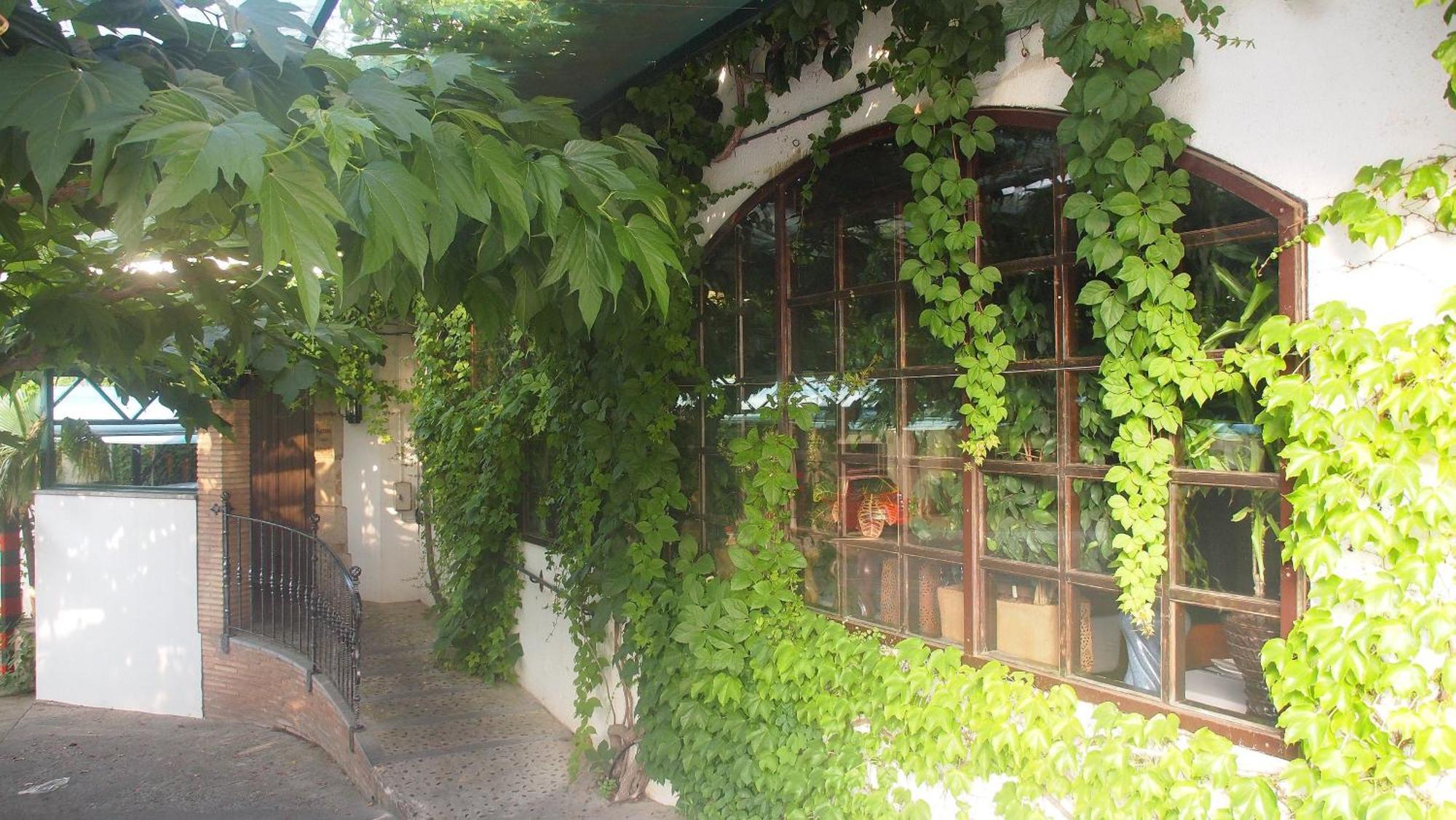 Hostal Miryam L' Escala Luaran gambar