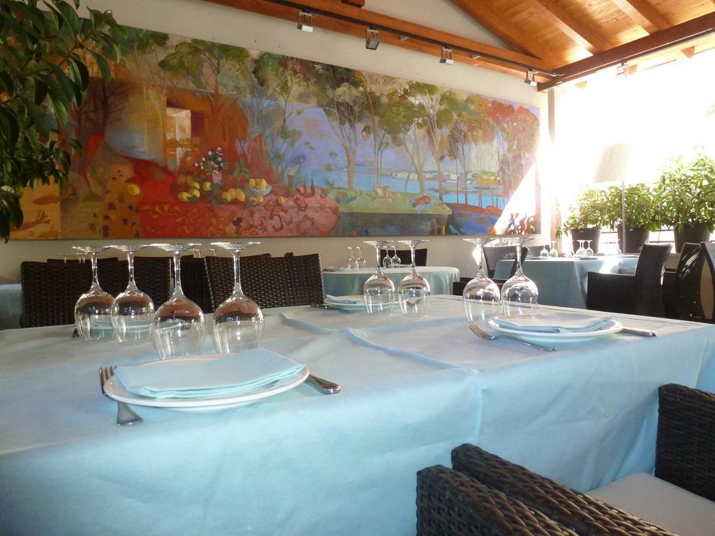 Hostal Miryam L' Escala Luaran gambar